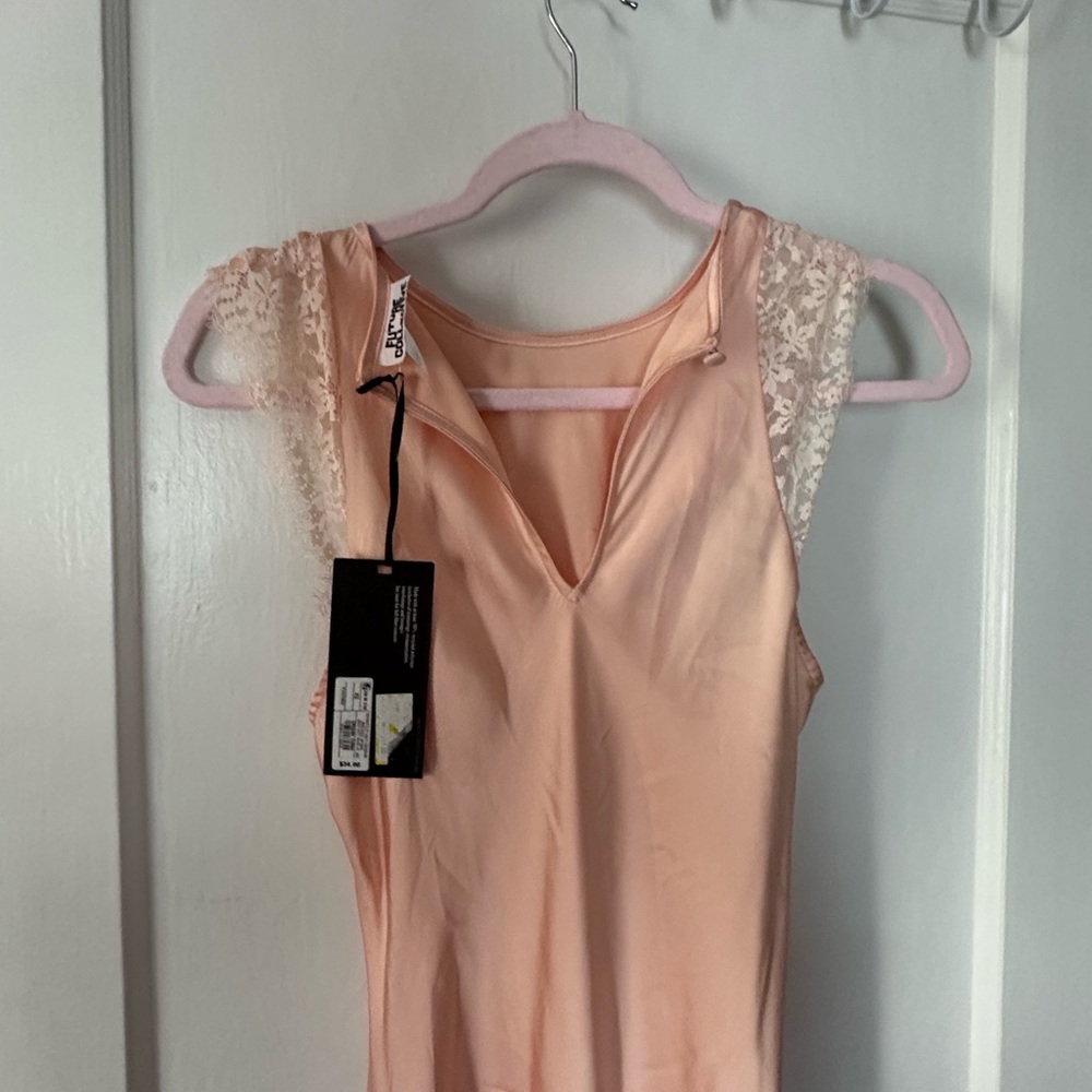 Elegant Peach Maxi Dress - Picture 4 of 6